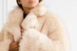 冬天的取暖方式很多种 这件毛茸茸的外套不能少